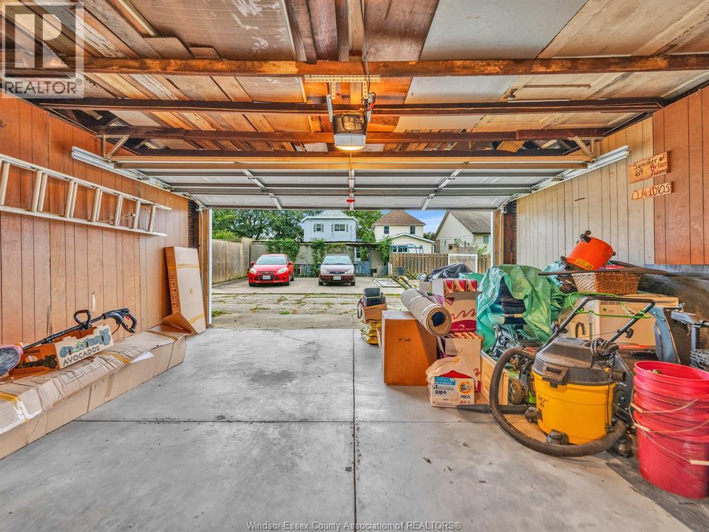 877 PIERRE AVENUE - Image 48