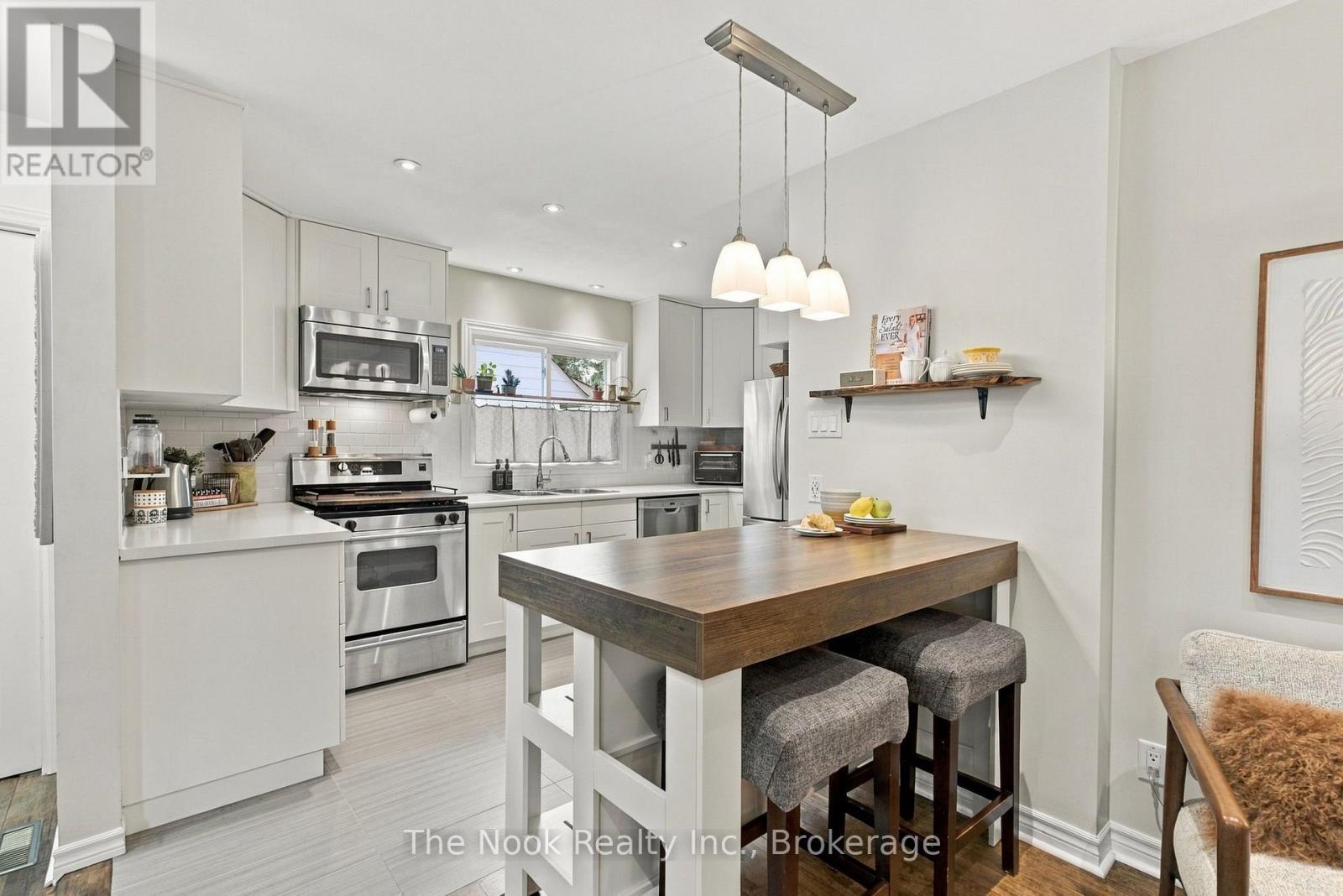 120 ADMIRAL ROAD, Ajax (South East) — photo 3