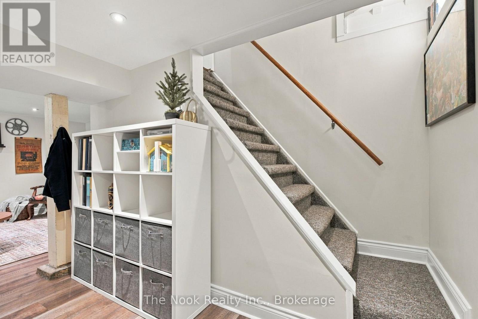 120 ADMIRAL ROAD - 33