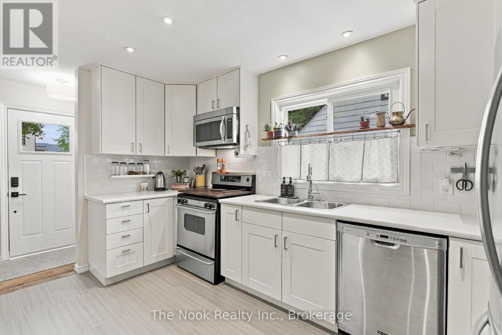 120 ADMIRAL ROAD - 5