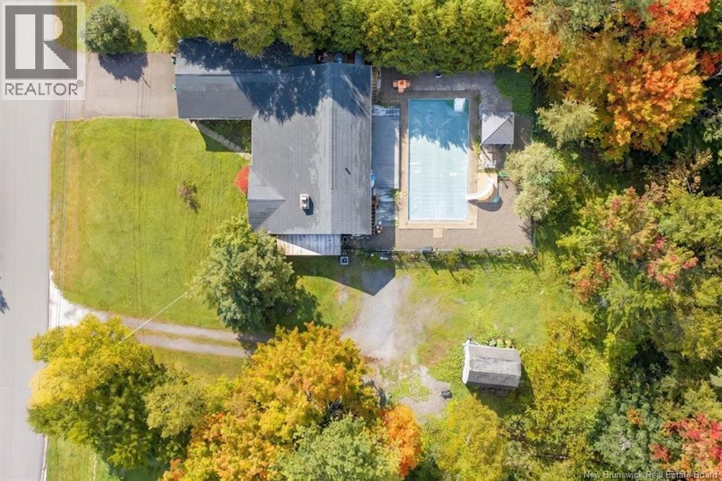 4 Hughes Crescent - 32