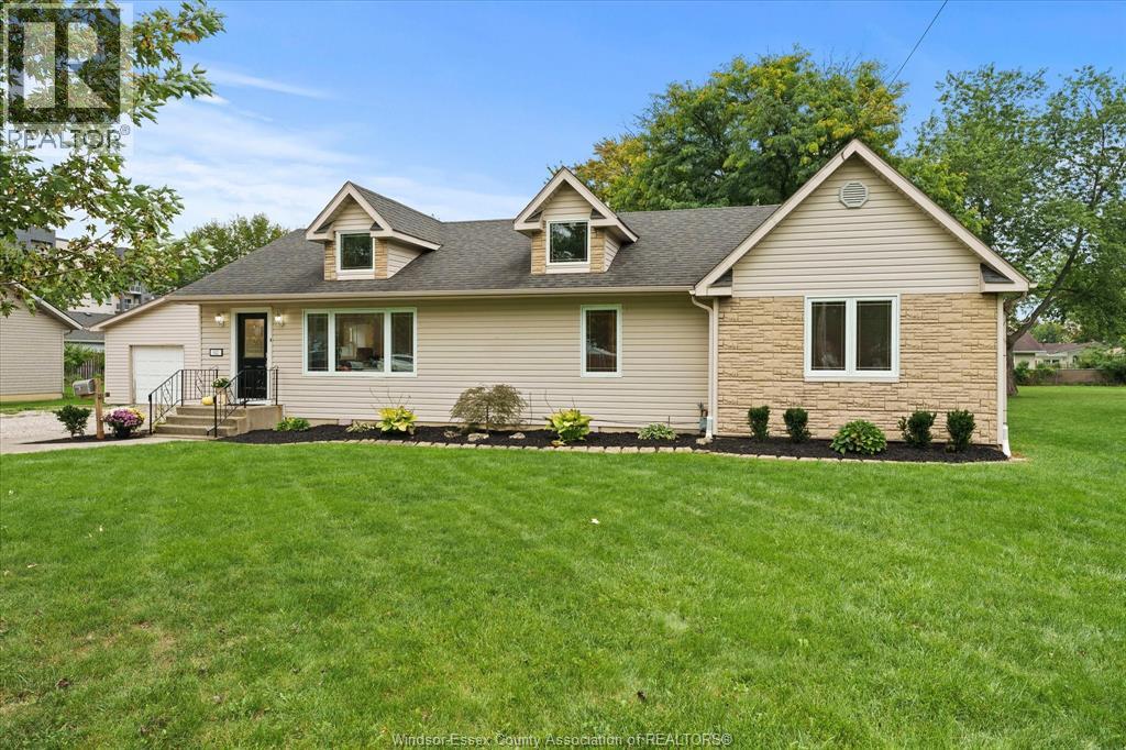 142 Centre Street, Essex, Ontario, N8M1P9, Essex, Ontario — photo 2 of 5