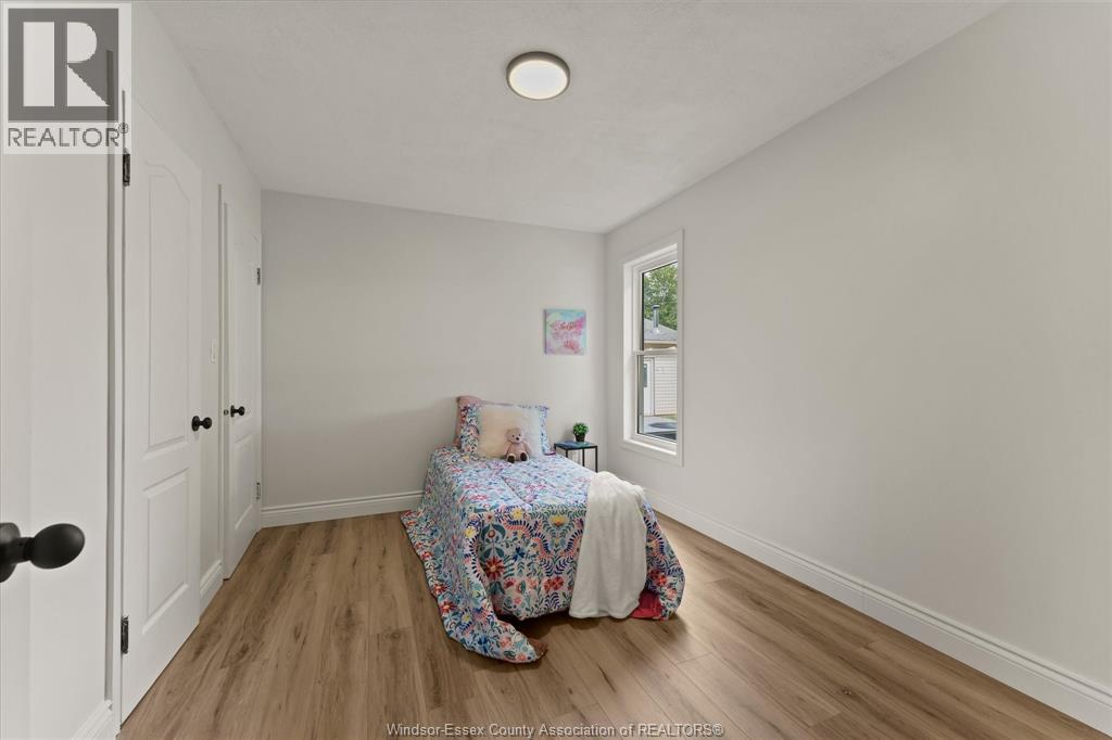 142 Centre STREET - 26