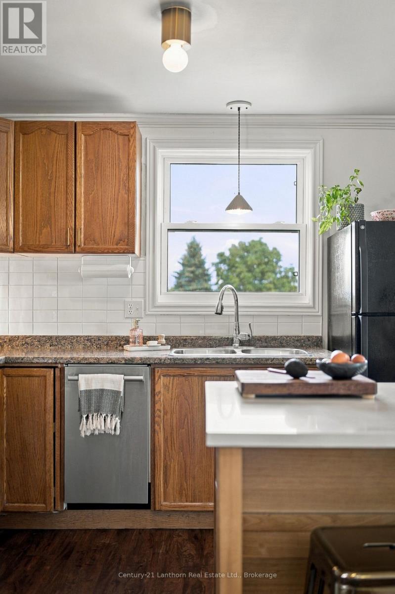 212 Old Milford Road, Prince Edward County, ON photo 7