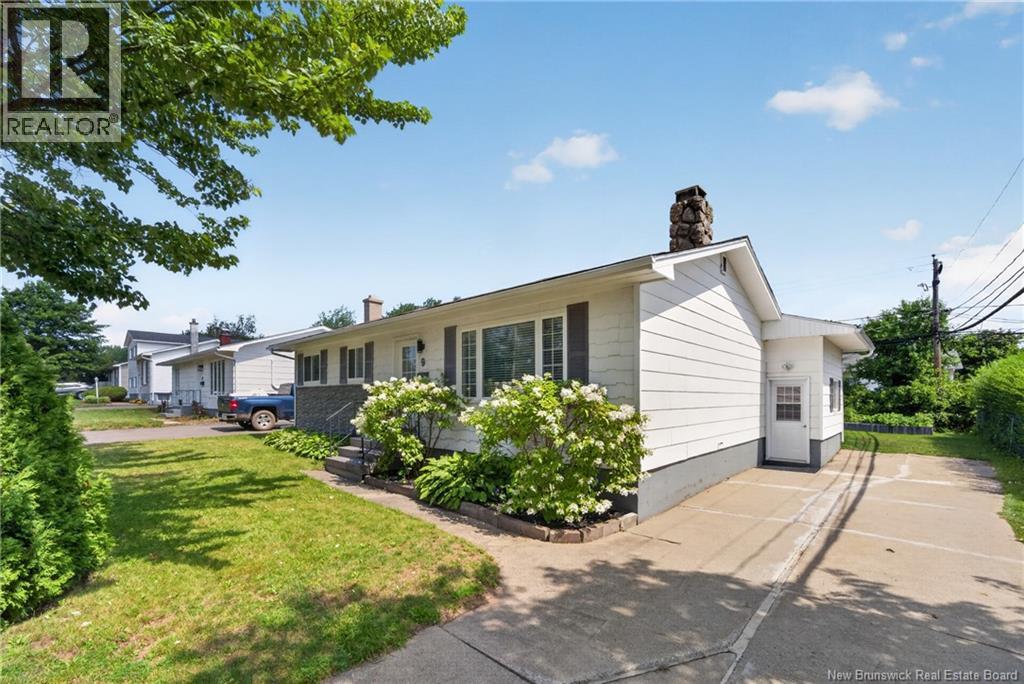 9 Magellan Drive - 2