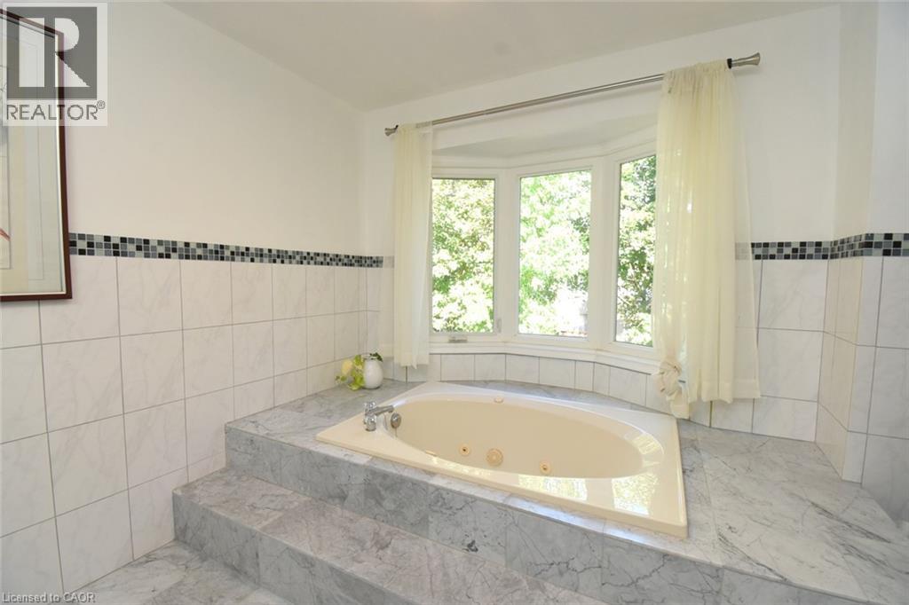 110 CITATION Crescent - Image 28
