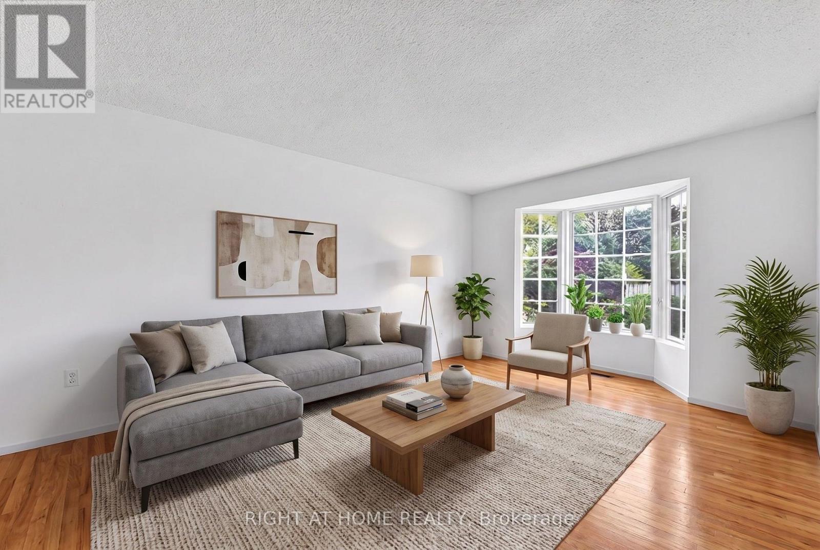 50 MAYVERN CRESCENT - 4