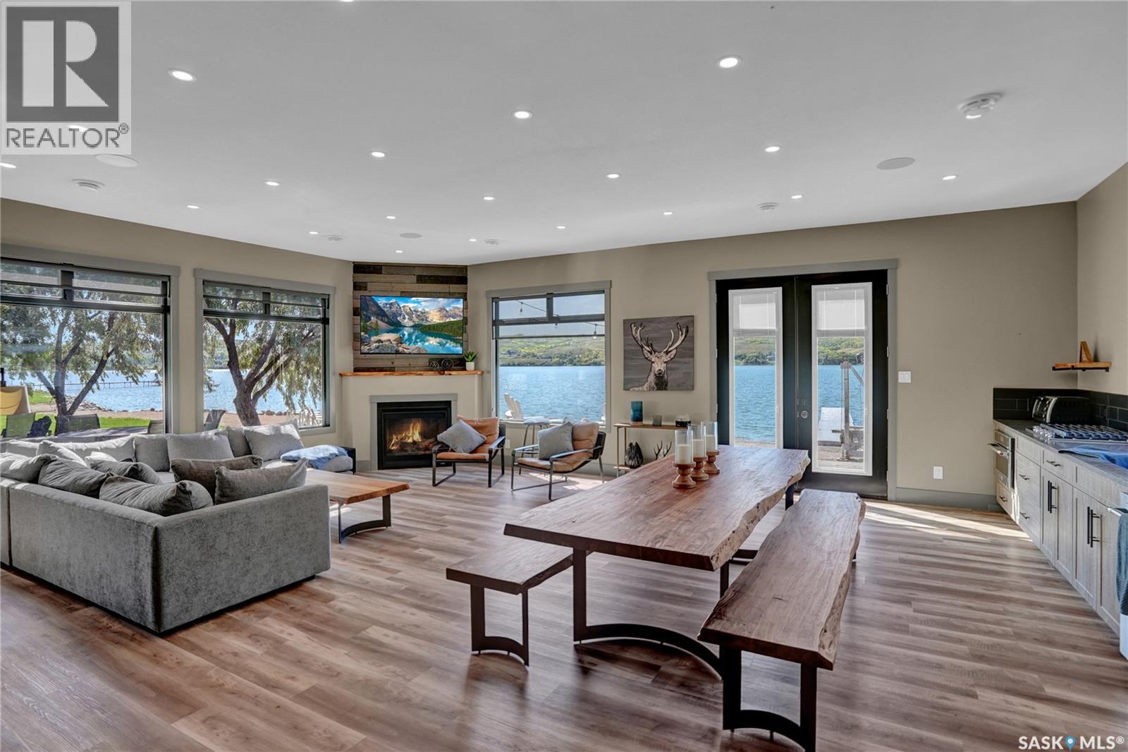203 North Shore DRIVE - 76