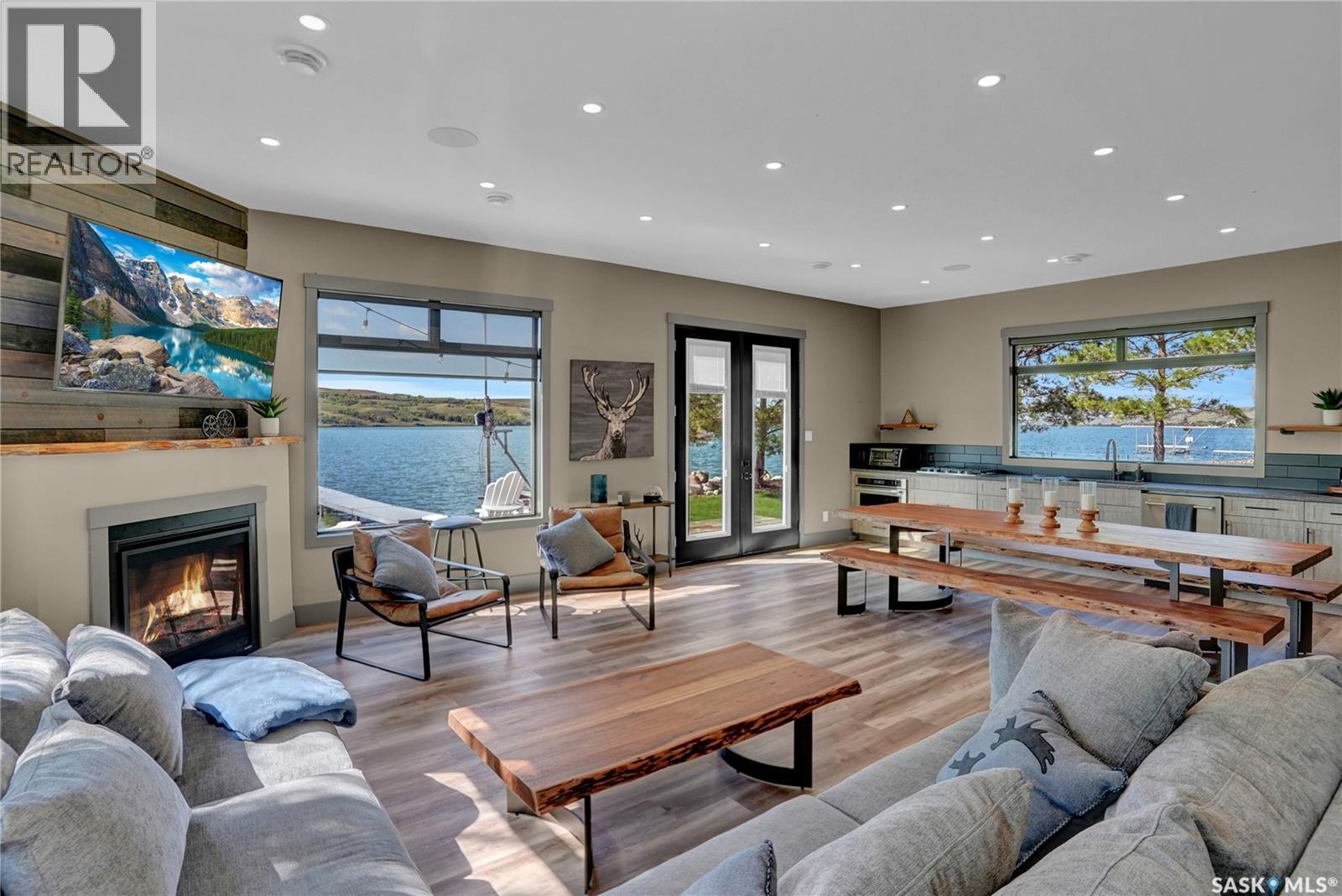 203 North Shore DRIVE - 77
