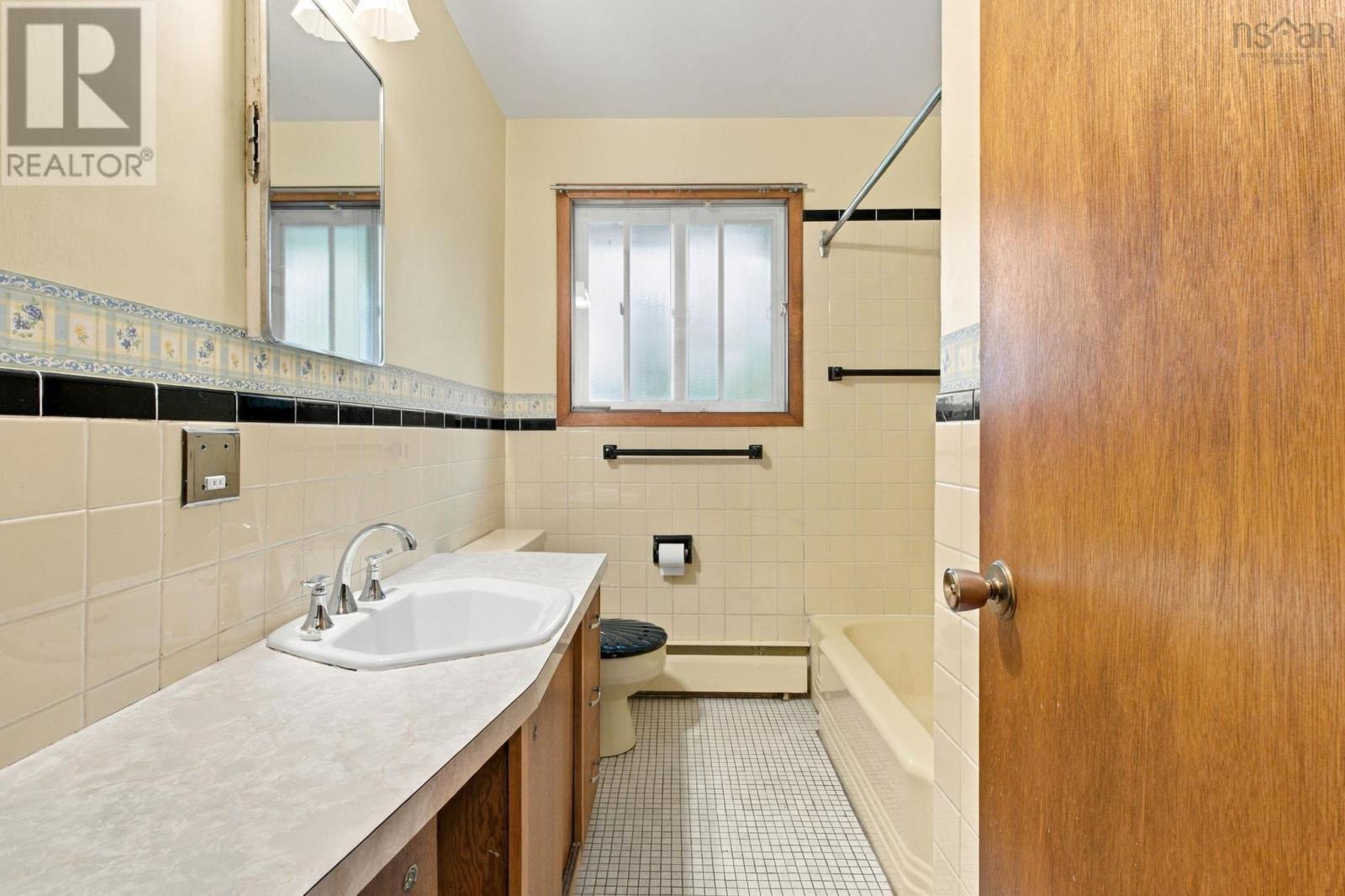 49 Tremont Drive - 20