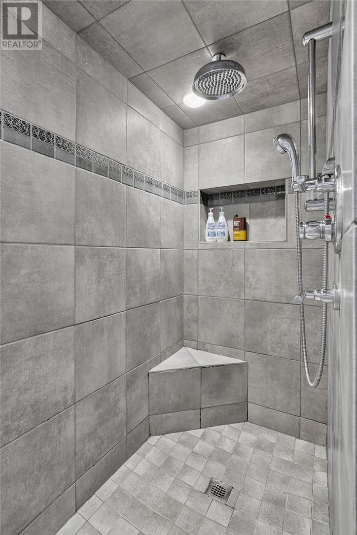 4241 Addy Crescent - Image 25