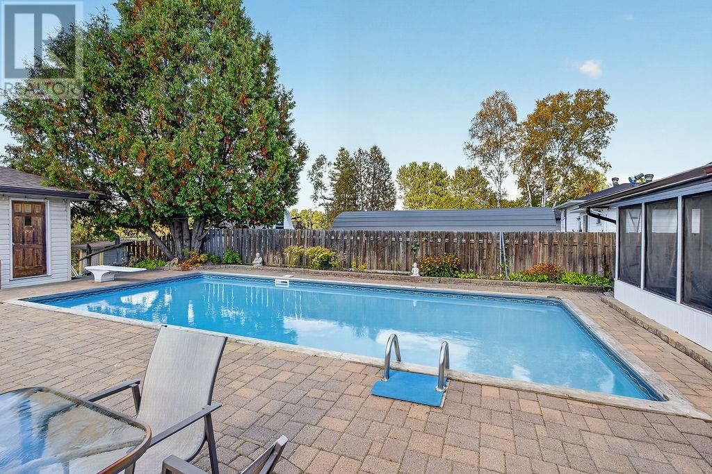4241 Addy Crescent - 33