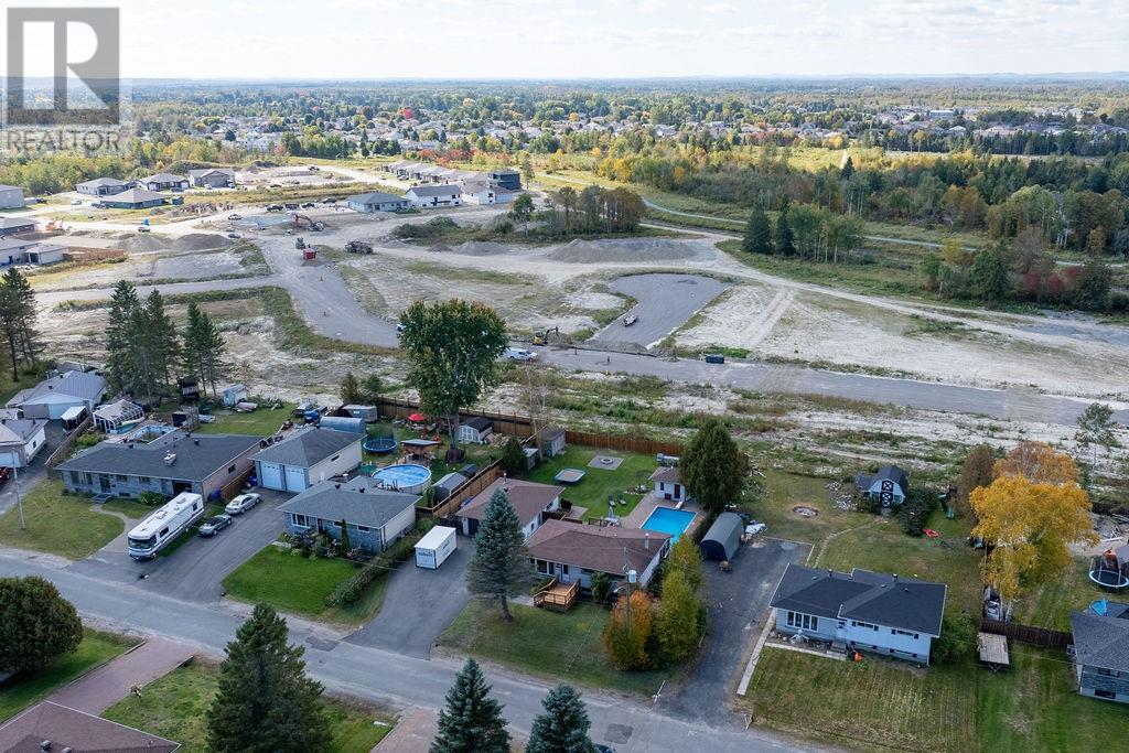 4241 Addy Crescent - Image 38