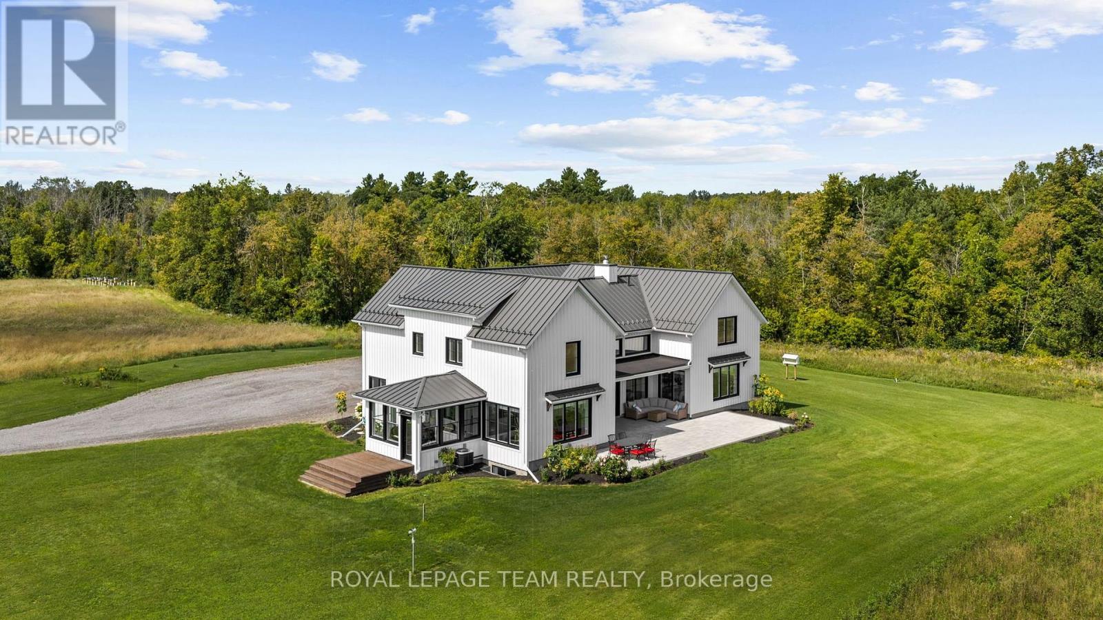 7385 BANK STREET - 39