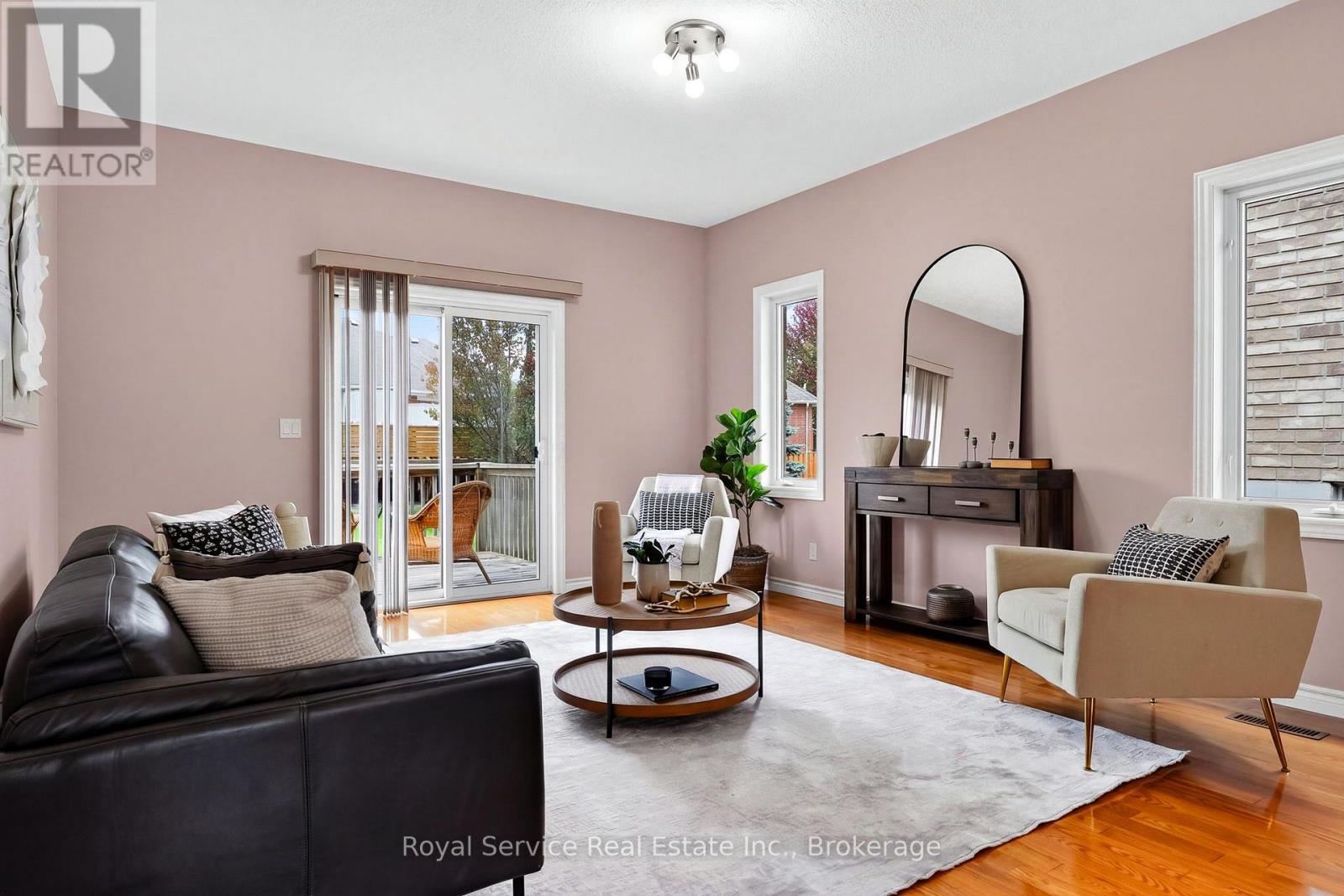 38 Finch Drive, Belleville, ON photo 6