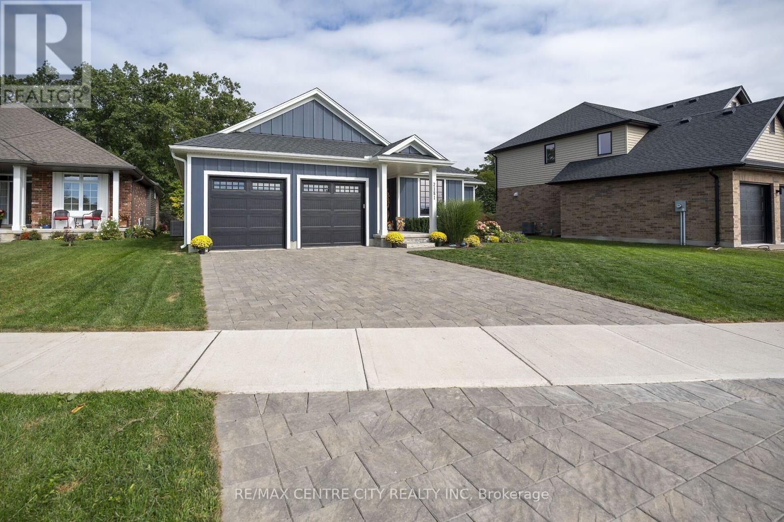 2181 LOCKWOOD CRESCENT - 5