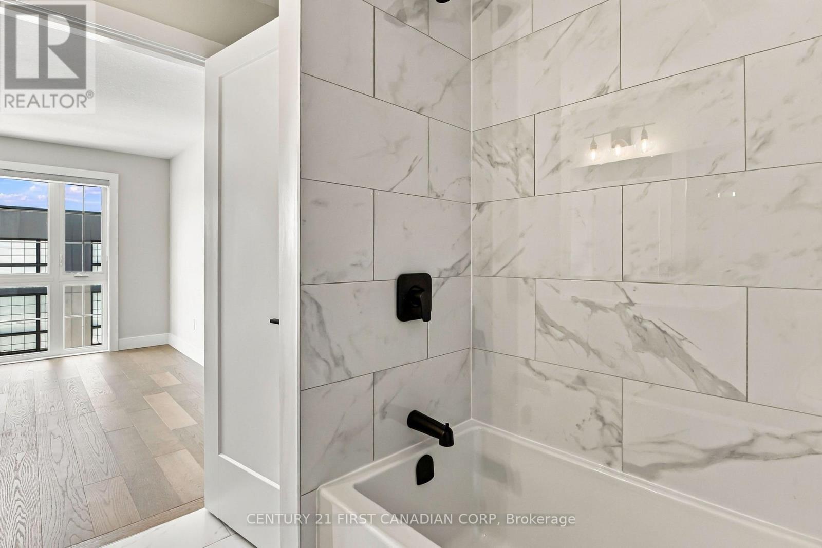 #1 2500 MAIN STREET - Image 32