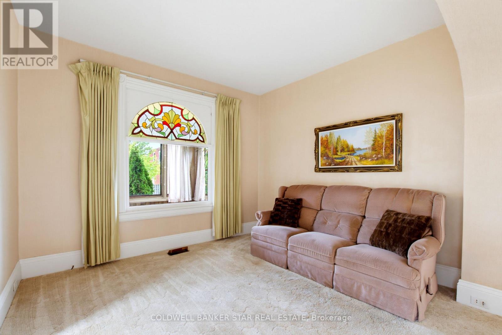 27 FOURTH AVENUE - 10