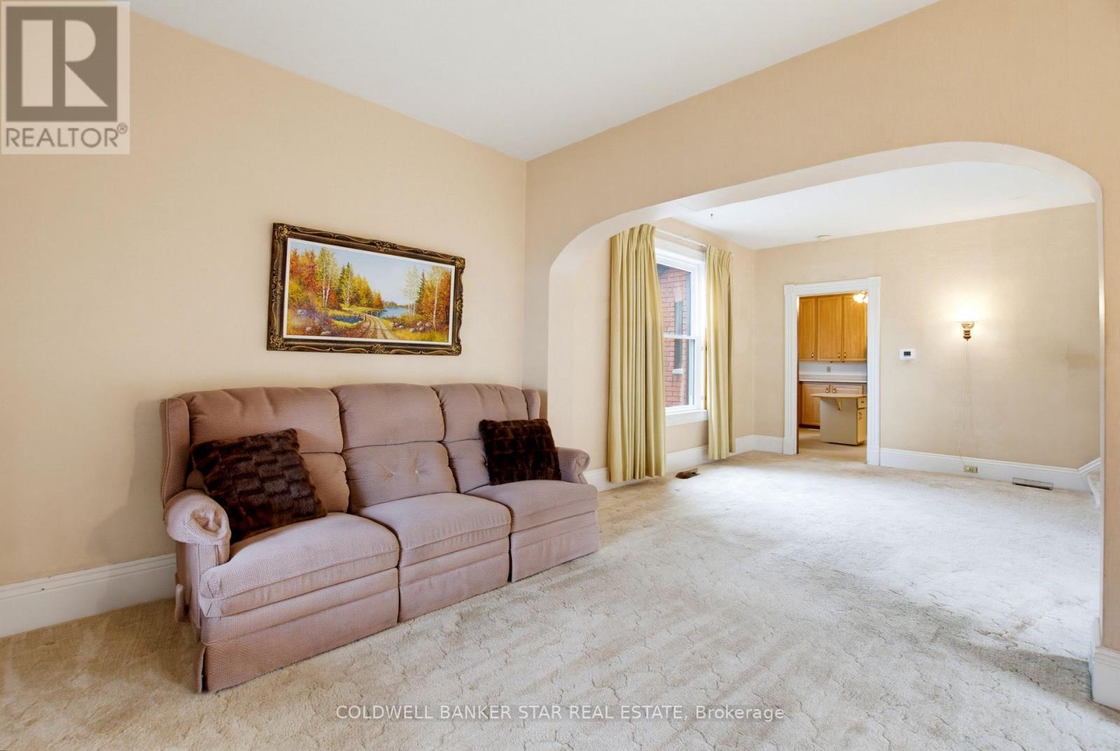 27 FOURTH AVENUE - Image 11