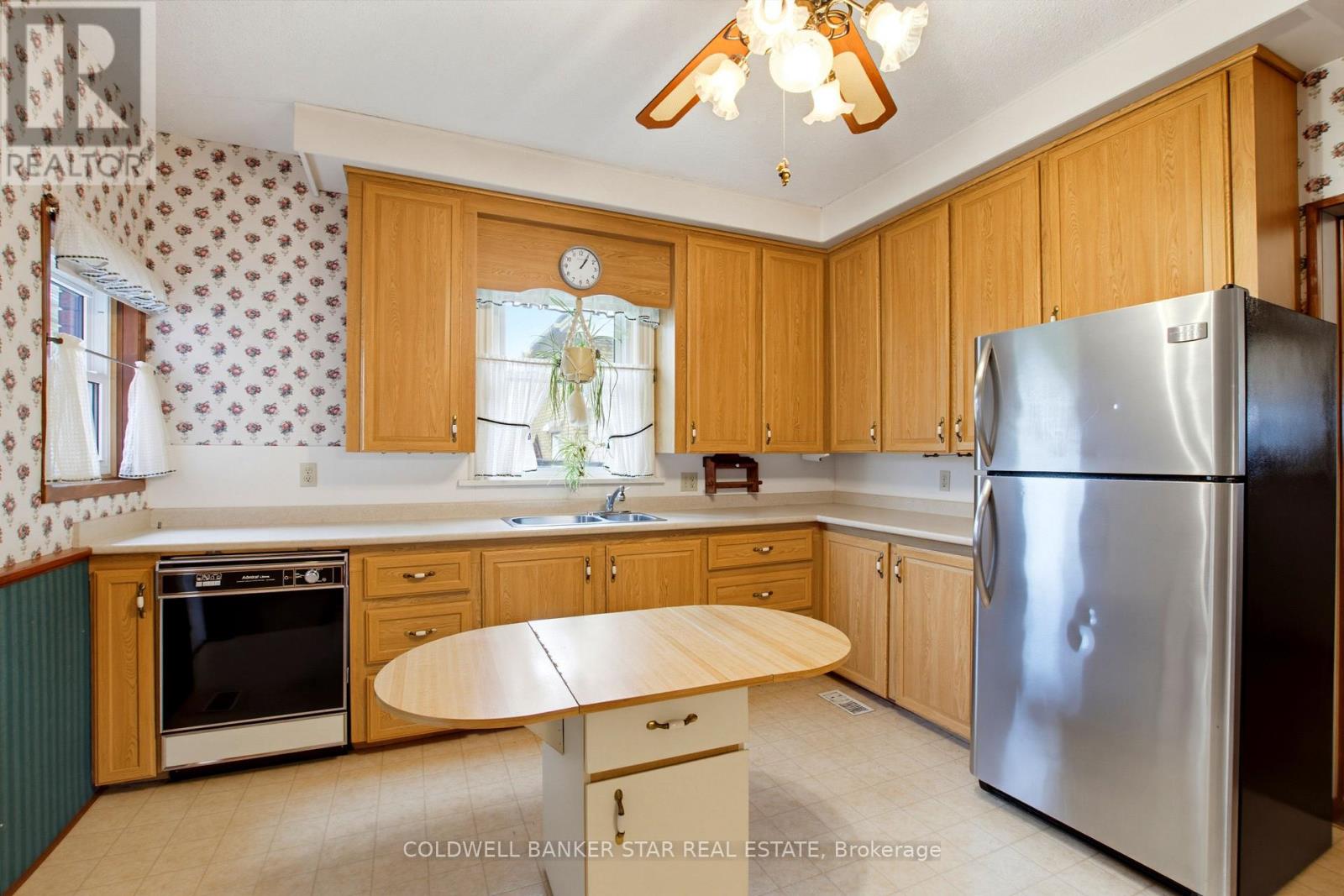27 FOURTH AVENUE - Image 17