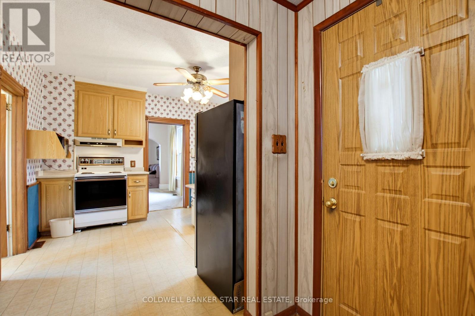 27 FOURTH AVENUE - Image 25