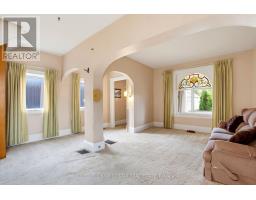 Foyer - 27 Fourth Avenue, St  Thomas, ON N5R4H1 Photo 9