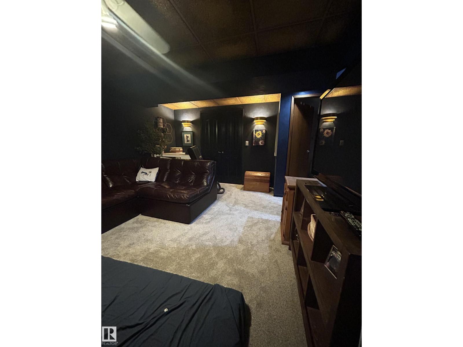 10678 Beaumaris RD NW - Image 31
