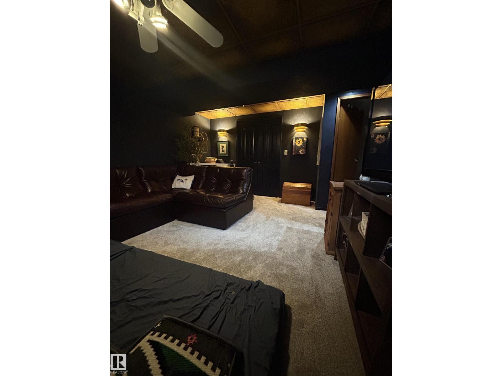 10678 Beaumaris RD NW - 32