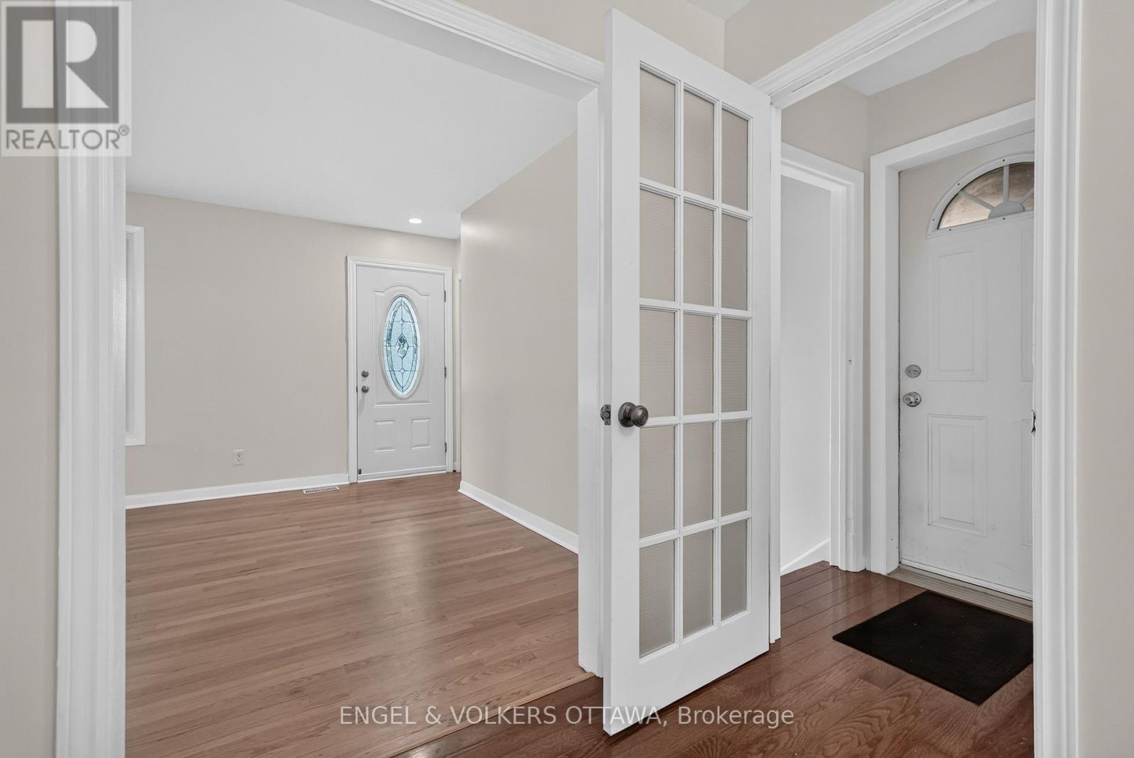1238 ST. PAUL AVENUE - Image 12