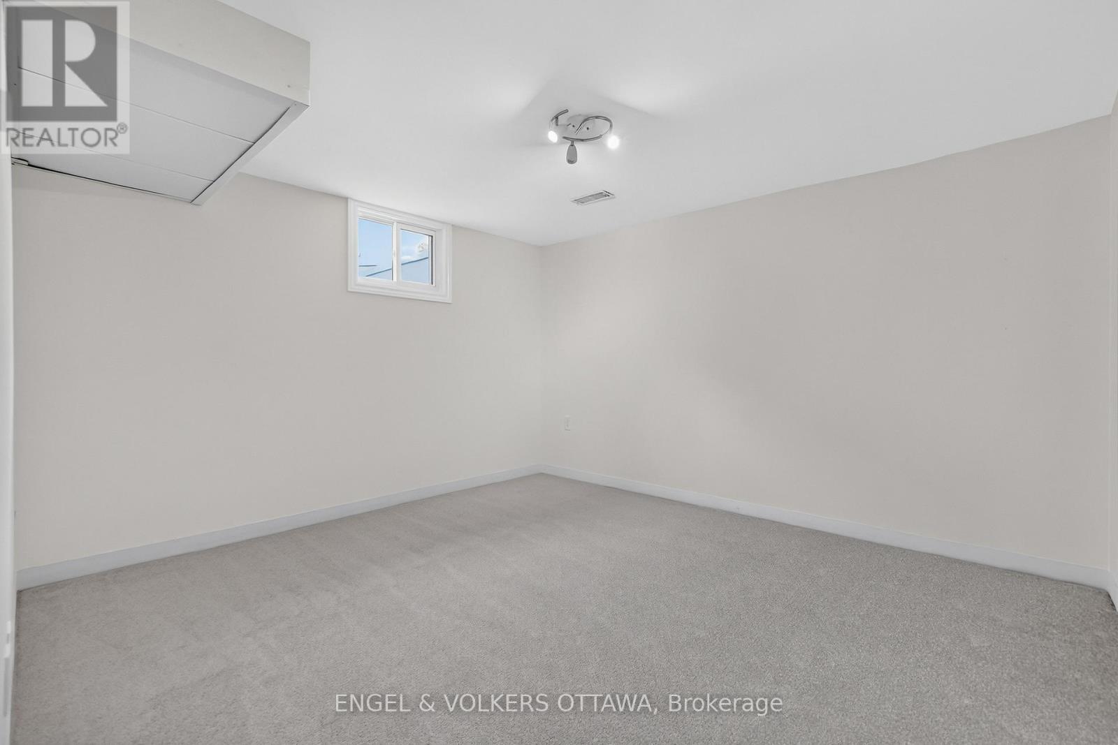 1238 ST. PAUL AVENUE - Image 40