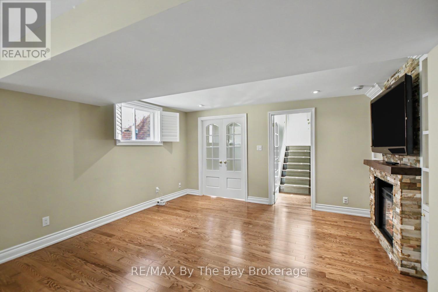 33 TELFER ROAD - 26