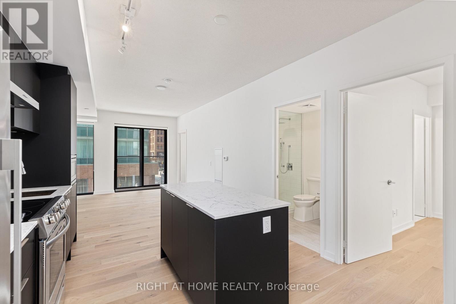 #315 25 RICHMOND STREET E - 2