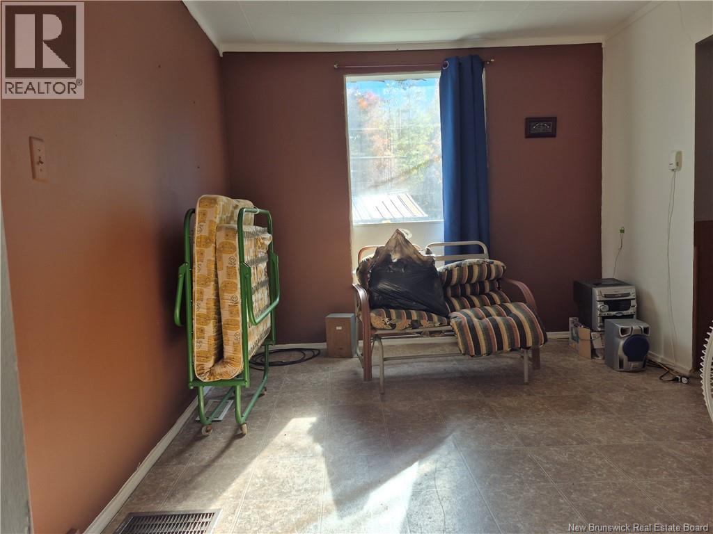10 Second Avenue - Image 16