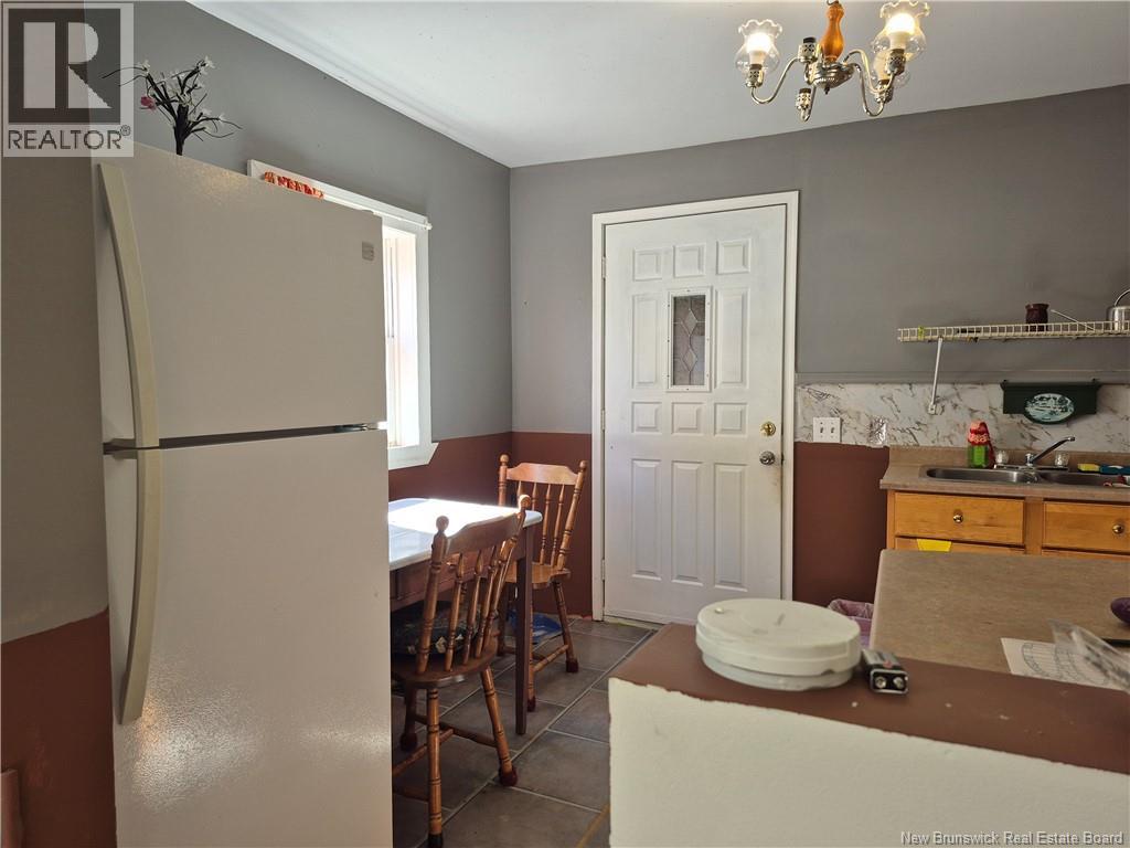 10 Second Avenue - Image 6