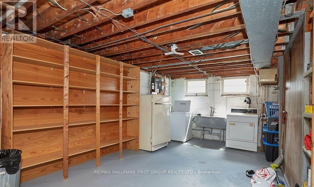 212 Hallett Avenue, Whitby, ON photo 17