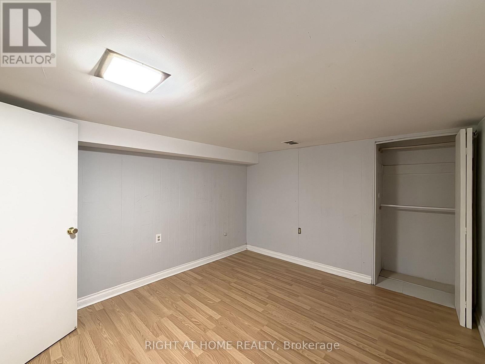 Lower- 214 Greenwood Avenue, Oshawa, ON photo 12