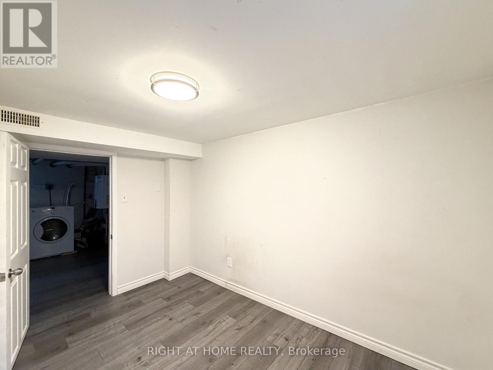 Lower- 214 Greenwood Avenue, Oshawa, ON photo 21