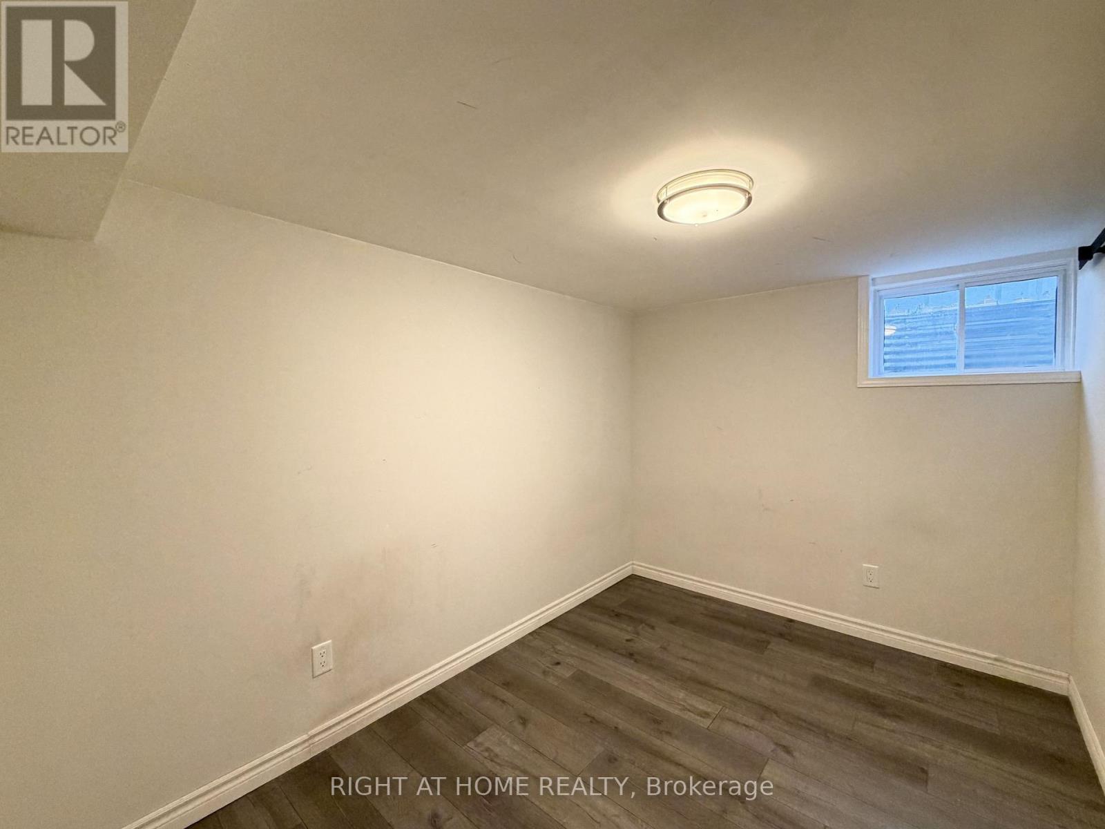 Lower- 214 Greenwood Avenue, Oshawa, ON photo 22
