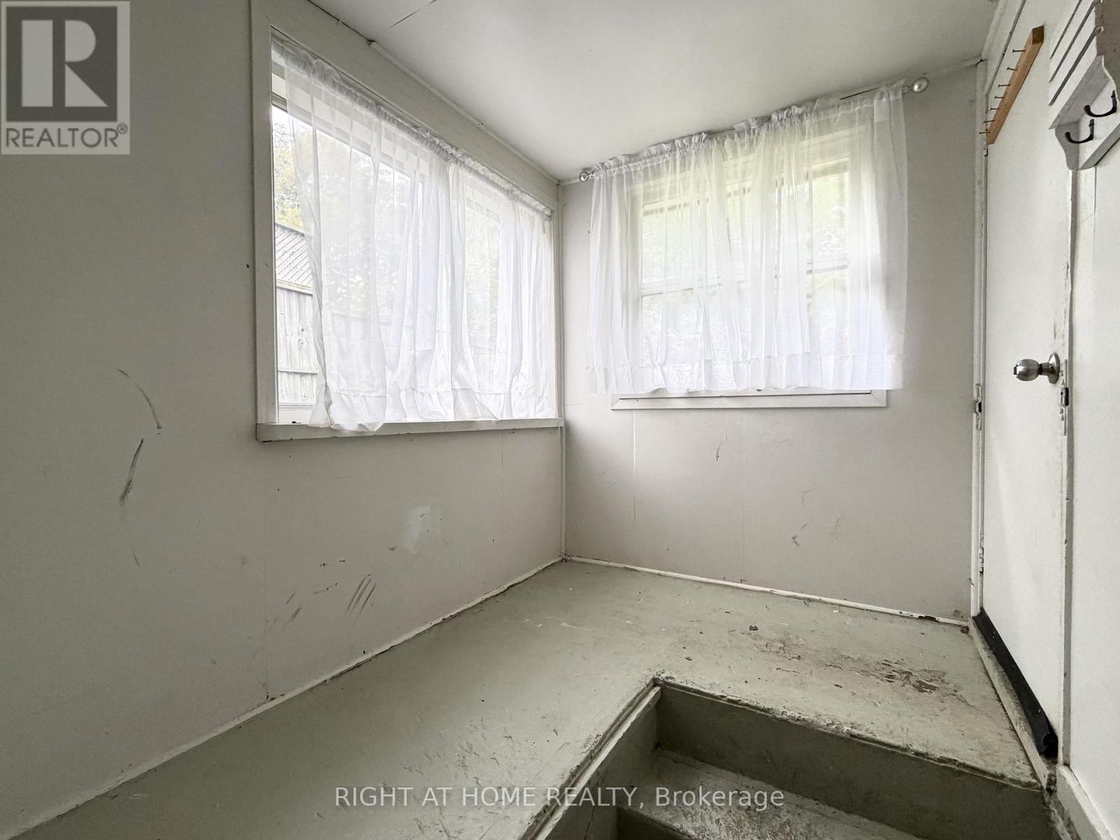 Lower- 214 Greenwood Avenue, Oshawa, ON photo 23