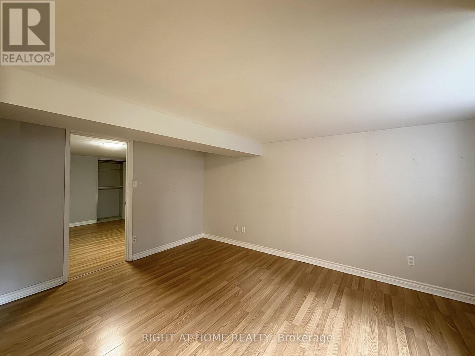 Lower- 214 Greenwood Avenue, Oshawa, ON photo 7
