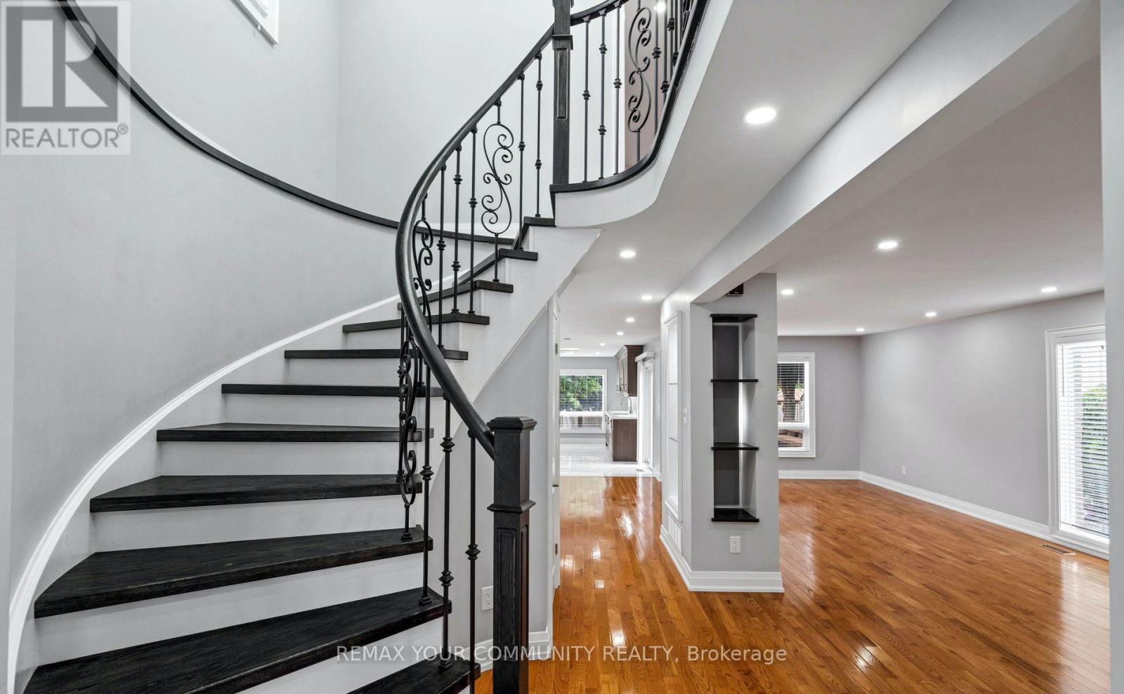 700 Stonepath Circle, Pickering, ON photo 14