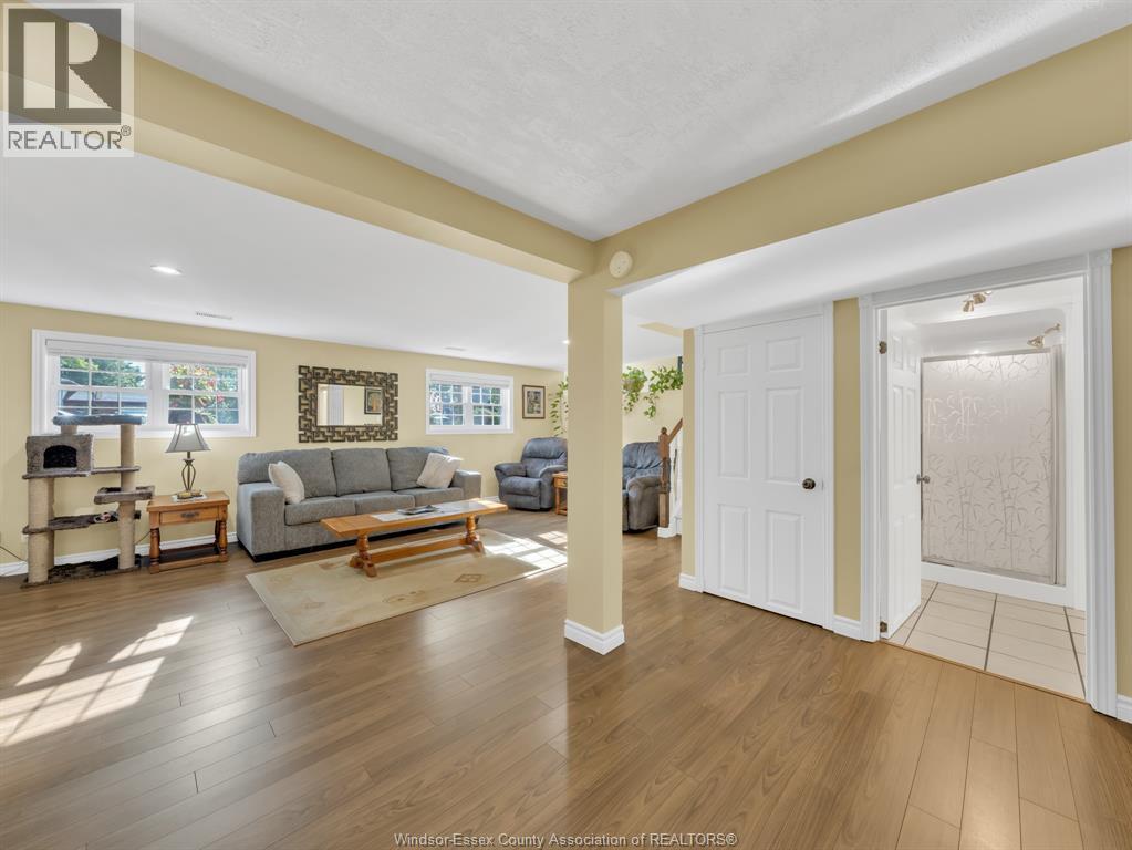 214 PRINCE ALBERT STREET North - 21