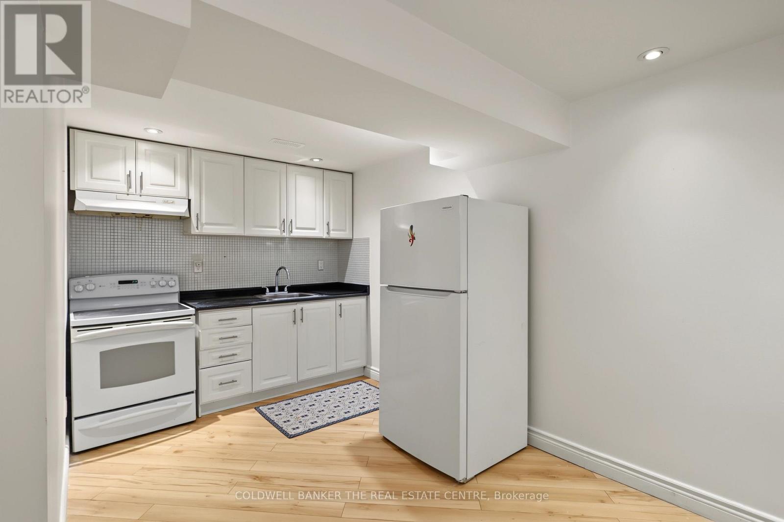 7 ISABELLA GARDEN LANE - 25