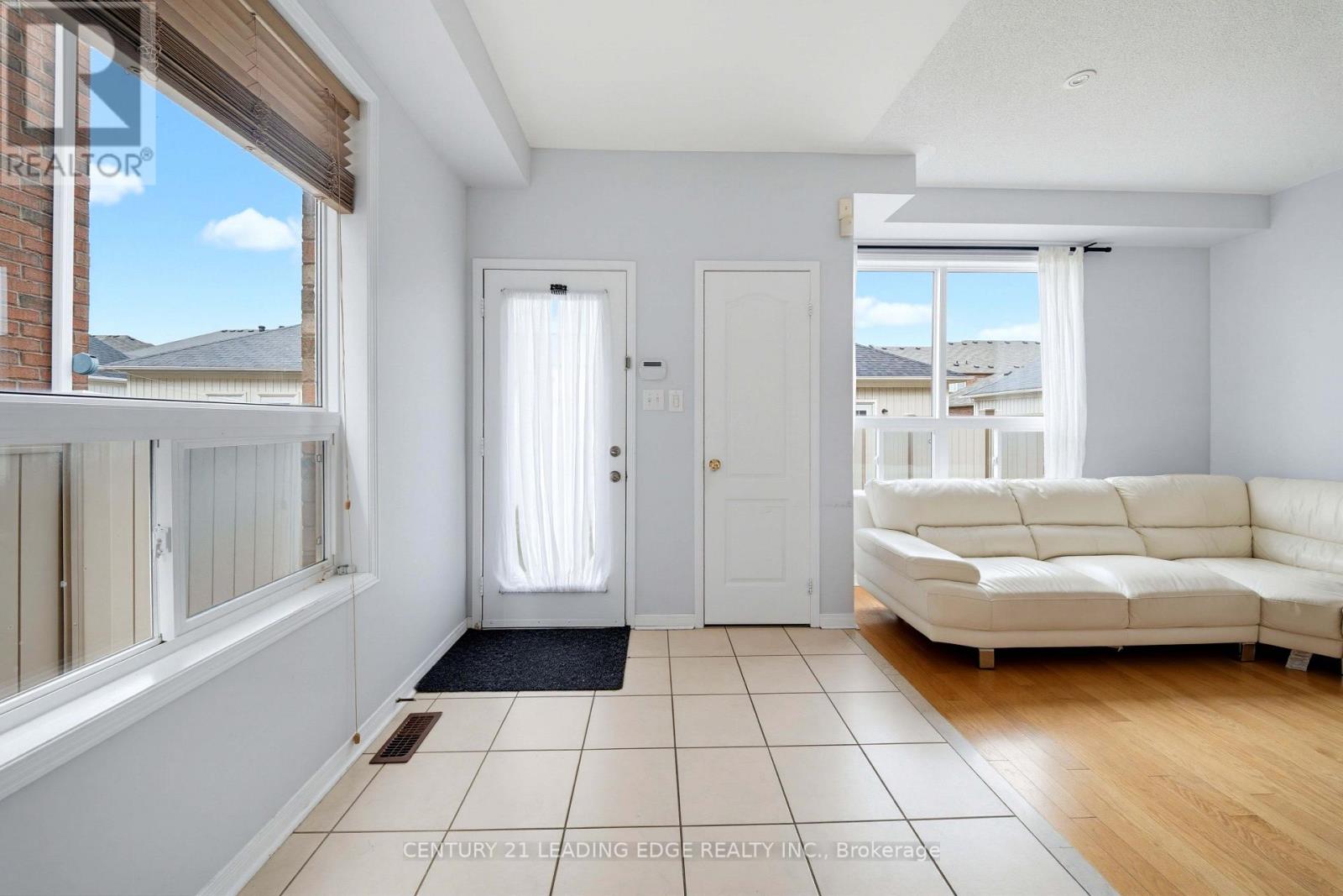 818 CASTLEMORE AVENUE - 21