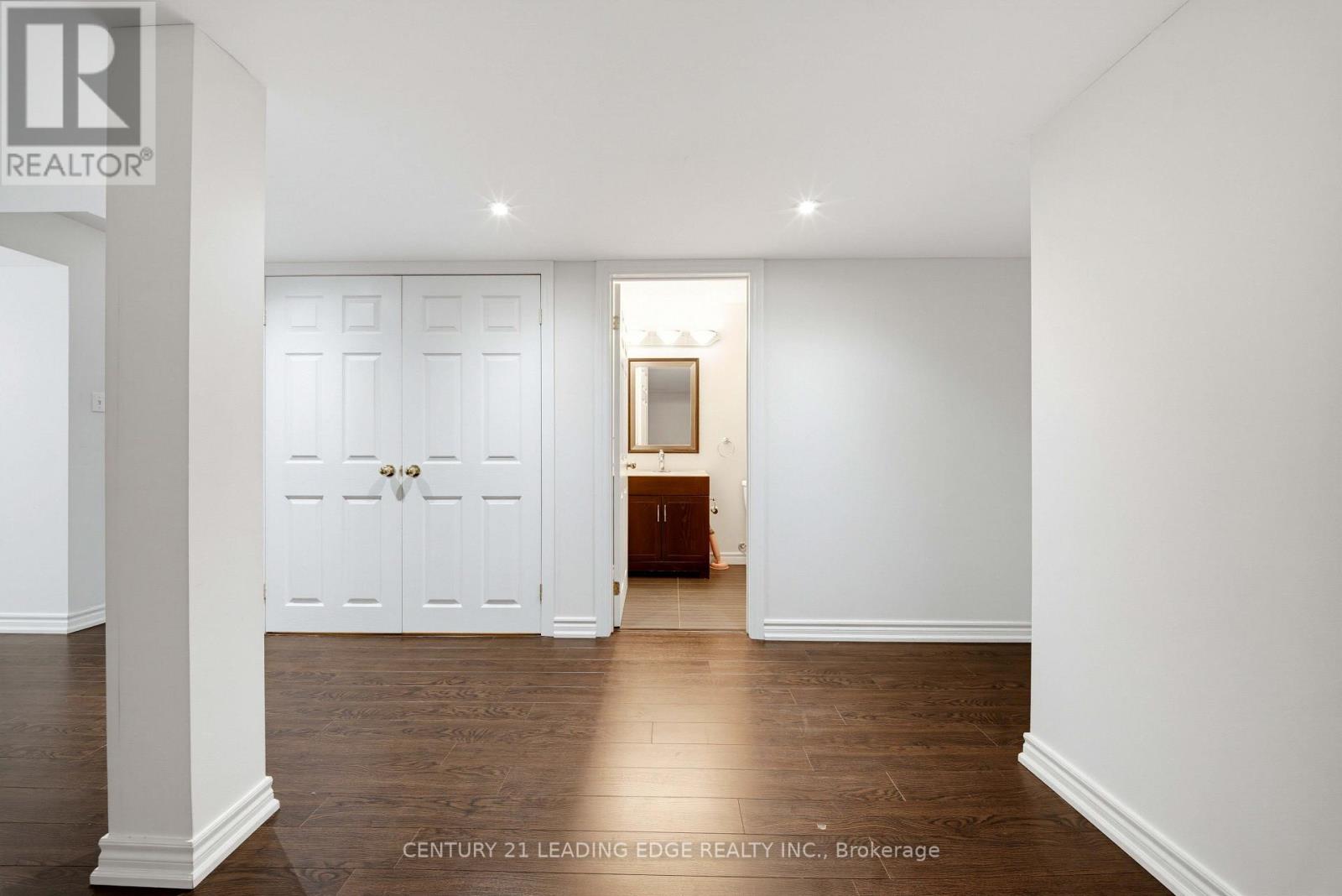 818 CASTLEMORE AVENUE - 40
