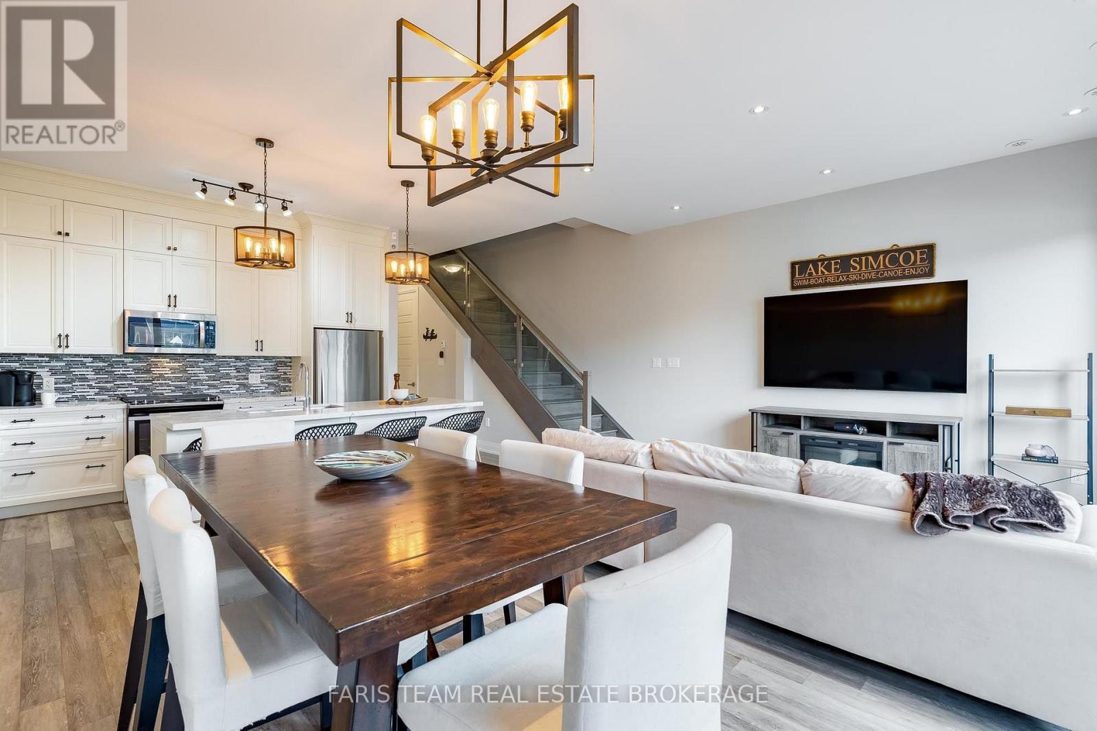 3733 RIVA AVENUE - 8