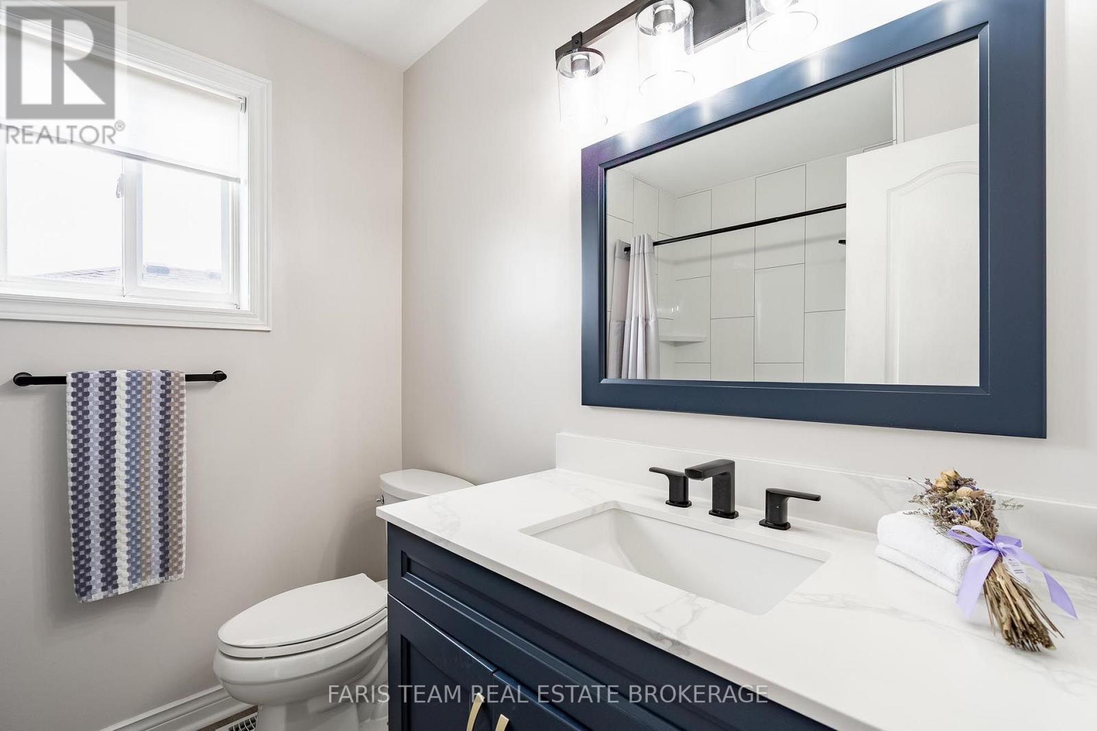 36 Red Oak Drive, Barrie photo 16