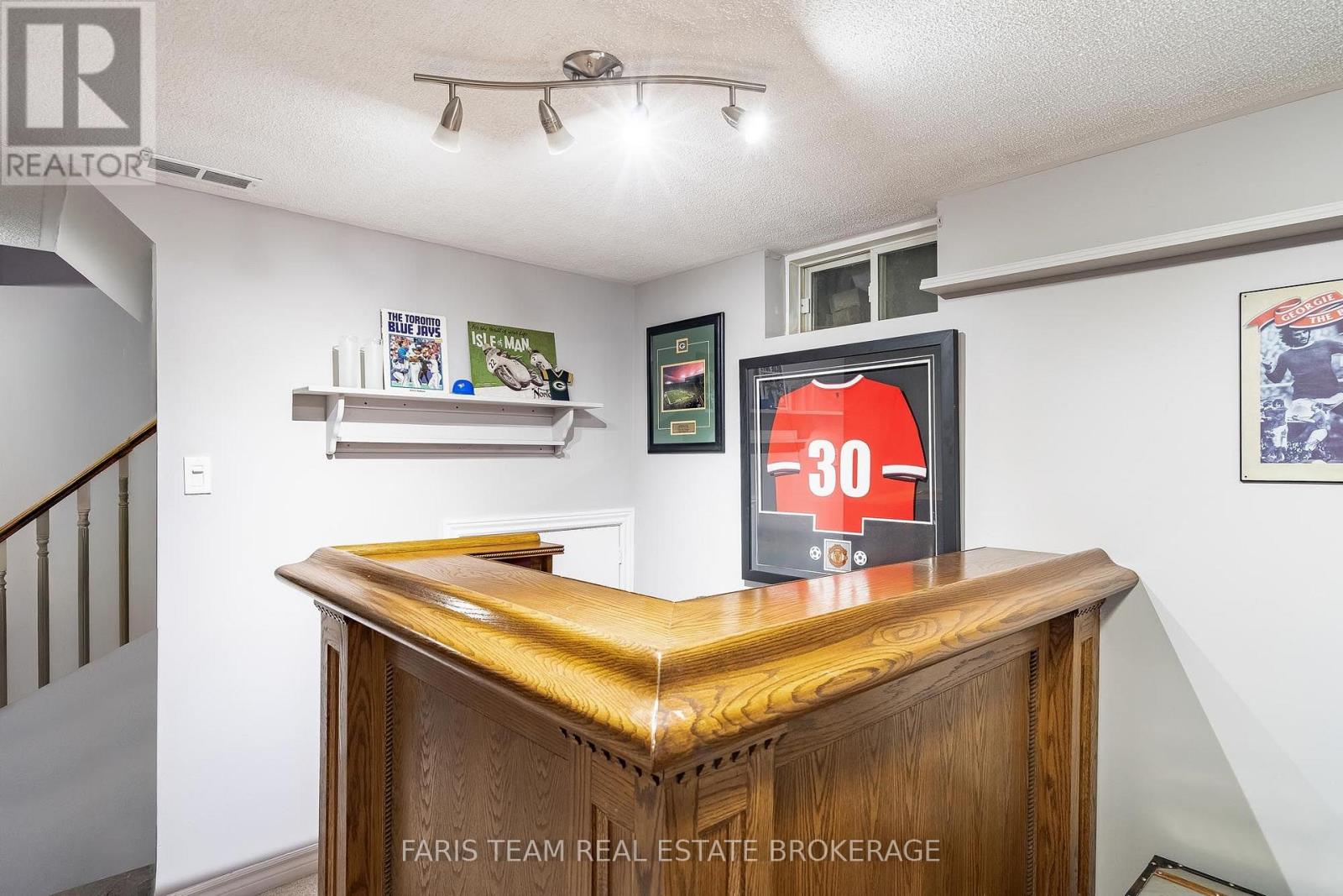 36 Red Oak Drive, Barrie photo 17