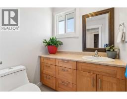 2411 51 Street NE - photo 13