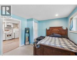 2411 51 Street NE - photo 23